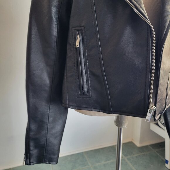 NWOT – Abercrombie & Fitch Black Faux Leather Moto Jacket (Size: M) - Picture 7 of 16